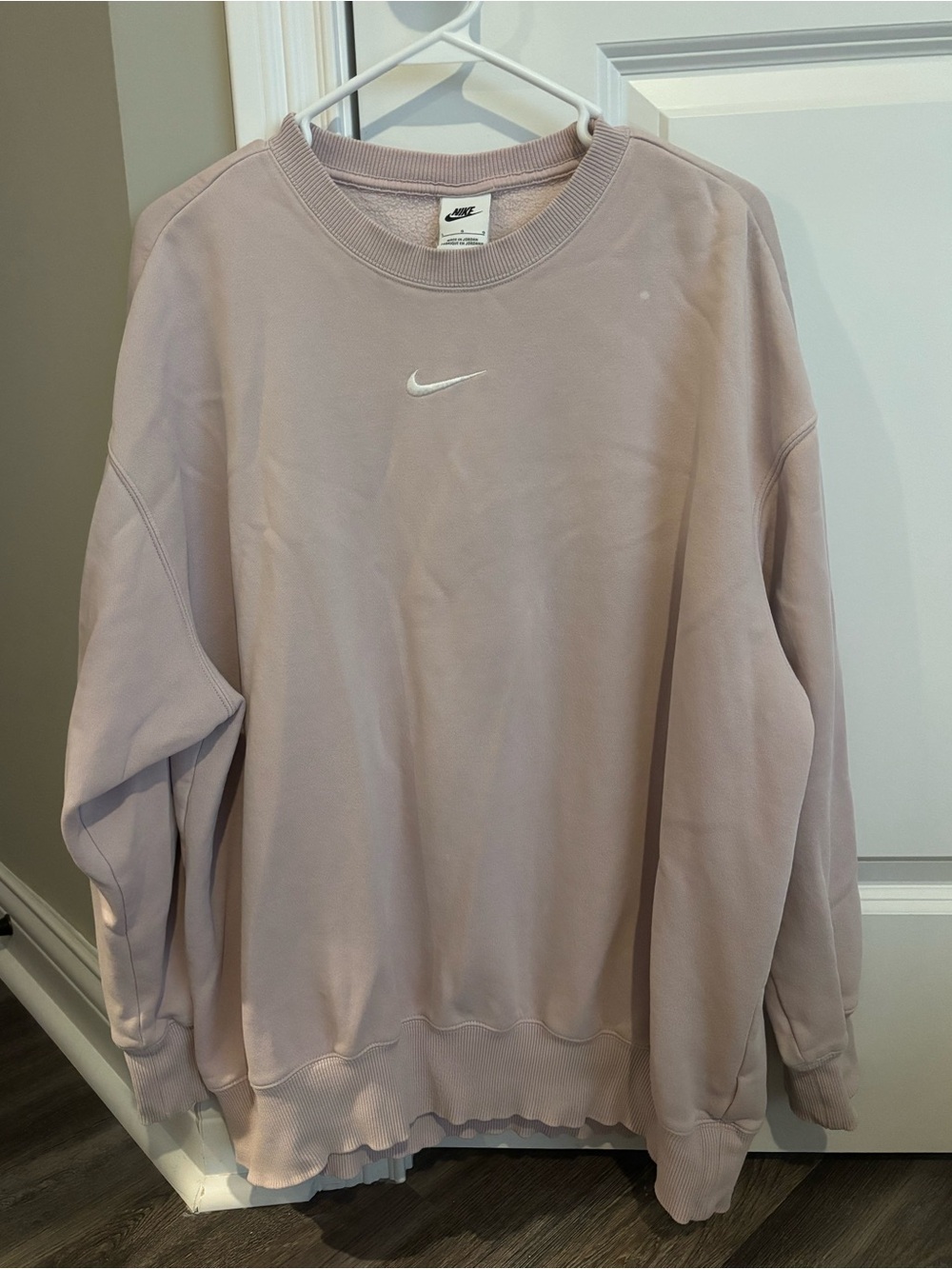 pink nike crewneck sweatshirt